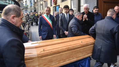 Ornella Vanoni, la camera ardente al Piccolo Teatro di Milano. L'omaggio di fan e amici