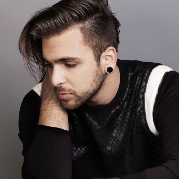 Alessio Bernabei riparte da "Noi siamo infinito"