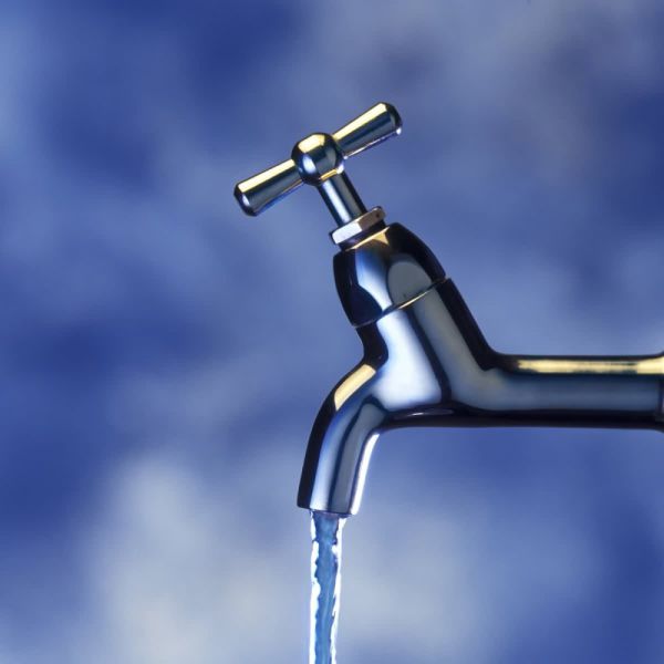 Appello dell'Oms, servono dati sulla microplastica nell'acqua da bere