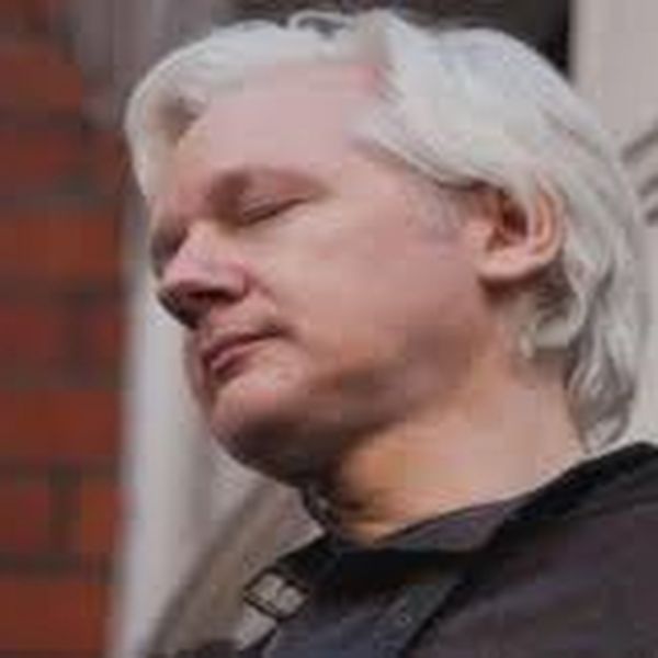 Assange nel mirino degli Stati Uniti, 17 i capi d'accusa
