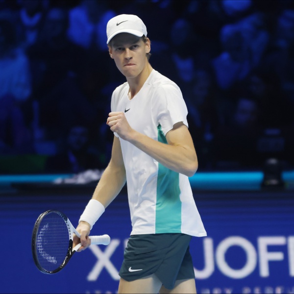 ATP Finals Torino Sinner è perfetto all'esordio, battuto il greco Tsitsipas in due set RTL 102.5