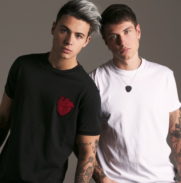 Benji e Fede tra le fan per presentare "Buona fortuna"