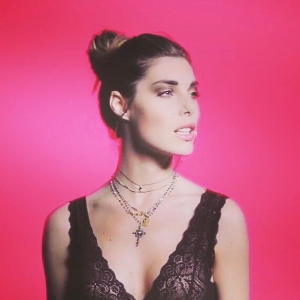 Bianca Atzei: ecco il video di "Abbracciami Perdonami Gli Sbagli"
