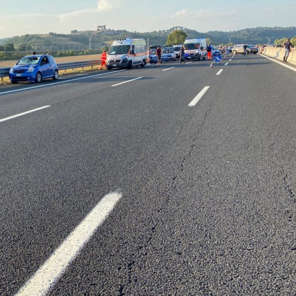 Boom Di Incidenti Stradali, In Italia Ventisette Morti Sulle Strade Nel ...