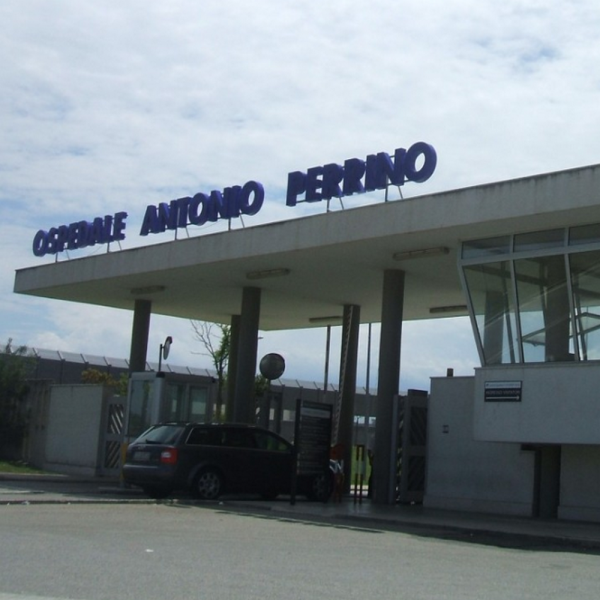 Brindisi, pregiudicato 19enne ucciso con colpi di pistola