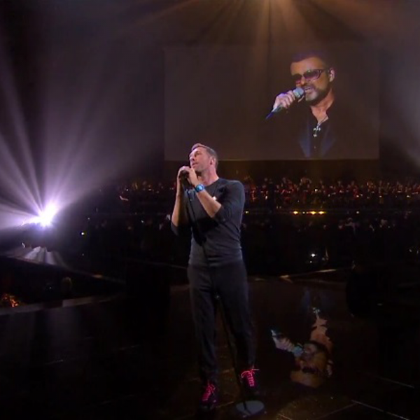 Brit Awards, premio a Bowie e Chris Martin omaggia George Michael