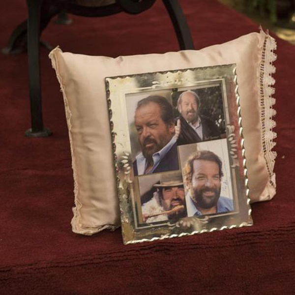 Bud Spencer, l'ultimo abbraccio alla camera ardente a Roma