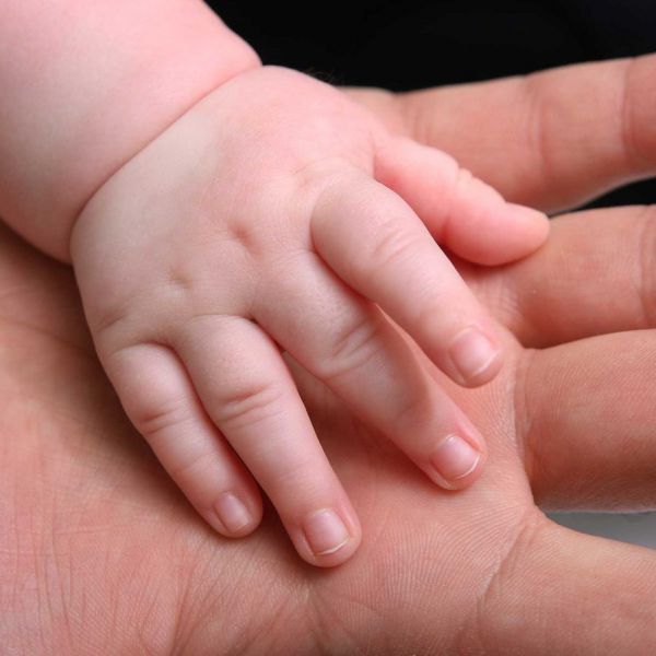 Caserta, lesioni su bimba, arrestato compagno della madre