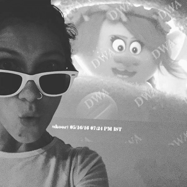 Elisa si trasforma nella principessa Poppy dei "Trolls"