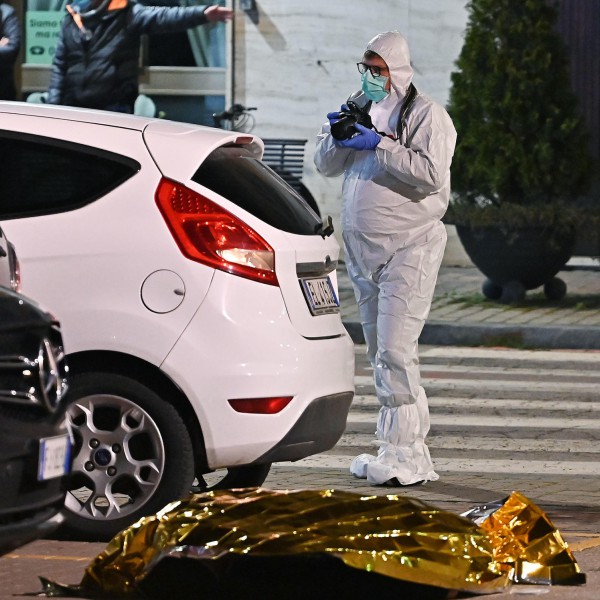 Cuneo indagato per omicidio colposo ed eccesso di legittima il gioielliere che ha ucciso due Cuneo indagato per omicidio colposo ed eccesso di legittima il gioielliere che ha ucciso due