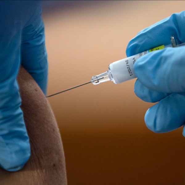 Disco Verde Alla Doppia Somministrazione Vaccino Anti Covid E Antinfluenzale