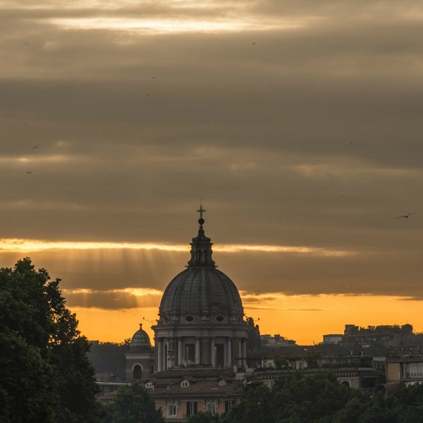 Domani, Nonstopnews Speciale Natale, Rtl 102.5 dal Vaticano
