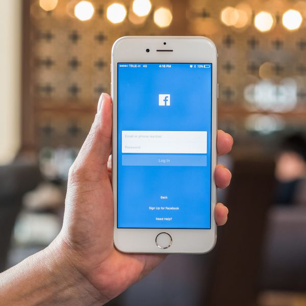 Facebook lancia Fashion++, uno stylist virtuale per gli utenti