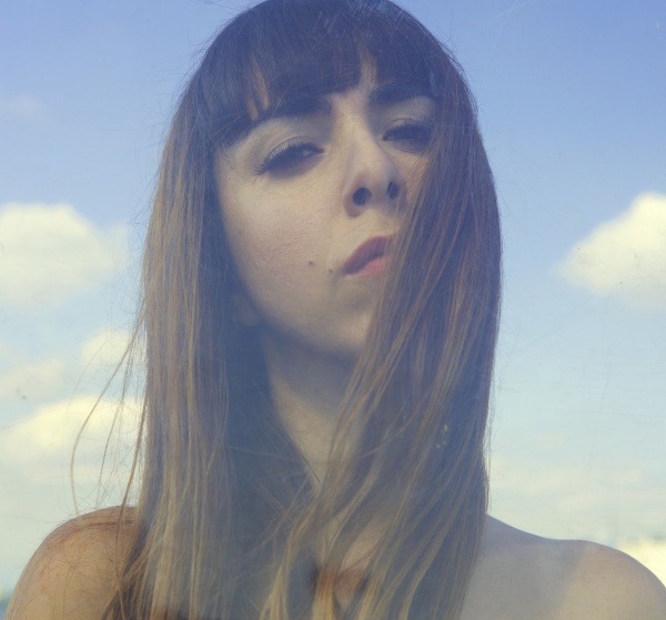 Federica Abbate: "I fiori, le luci, le ombre e il mio debutto"