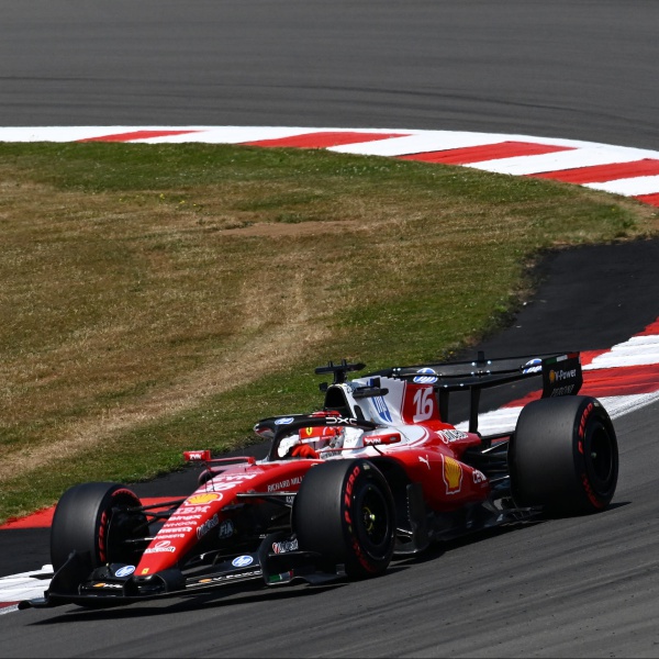 Formula 1, Leclerc trionfa a Silverstone, Ferrari di nuovo sul gradino più alto davanti a Russell e Hamilton