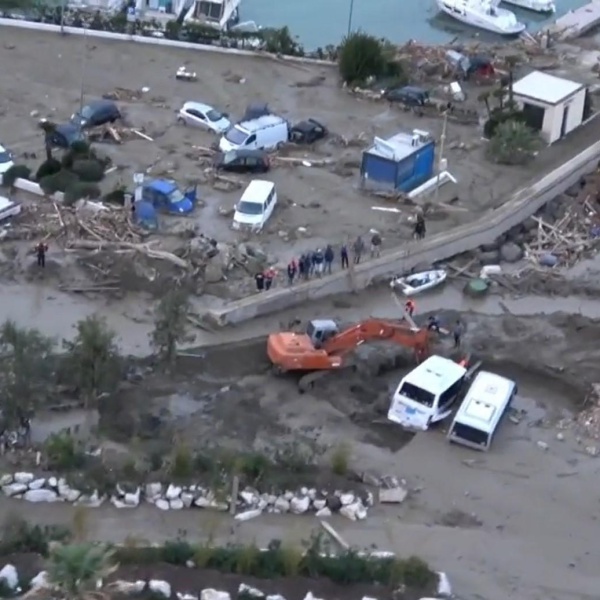 Frana Di Ischia Trovati E Identificati I Copri Di Tre Persone Allappello Manca Solo Un