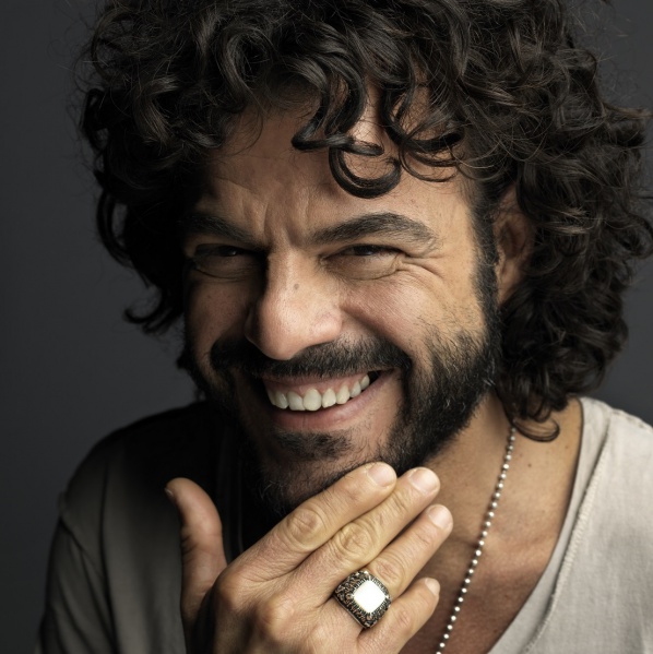 Francesco Renga in tour con ospiti Panariello e Carboni