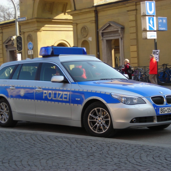 Germania, uomo investe intenzionalmente la folla, quattro feriti