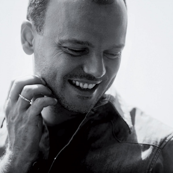 Gigi D'Alessio: "La mia grande sfida live al San Paolo"