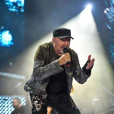 Gonfiavano il prezzo dei diamanti, truffato anche Vasco Rossi