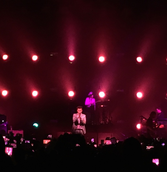 Harry Styles Live a Milano, il talento sul palco c'è e si vede