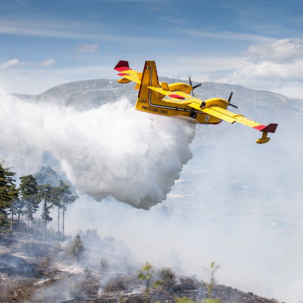 Incendi in Sardegna e in Puglia, rinvenuta una vittima a Gallipoli