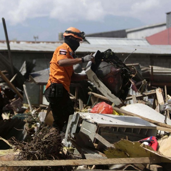 Indonesia, atti di sciacallaggio dopo lo tsunami