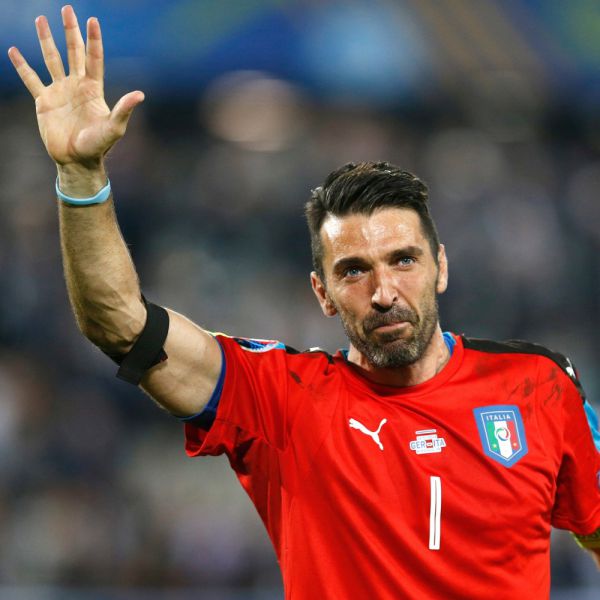 Juve, ufficiale il ritorno di Buffon, contratto per un anno