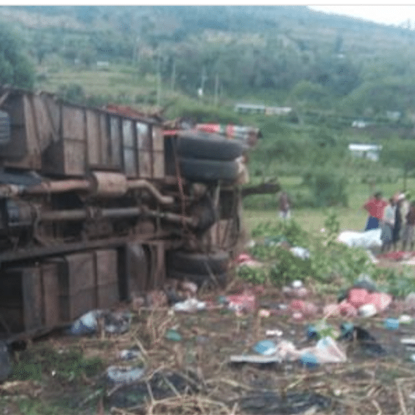 Kenya, si ribalta un autubus, 50 i morti tra cui bambini