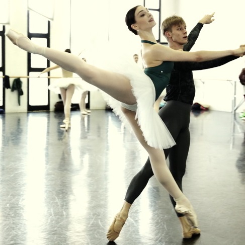 La Scala, Roberto Bolle accende La Valse, Symphony in C e Shéhérazade
