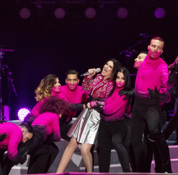 Laura Pausini: "Vi svelo i segreti del mio tour negli stadi"