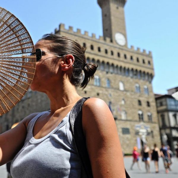 Le città sono isole di calore, troppo asfalto e pochi alberi