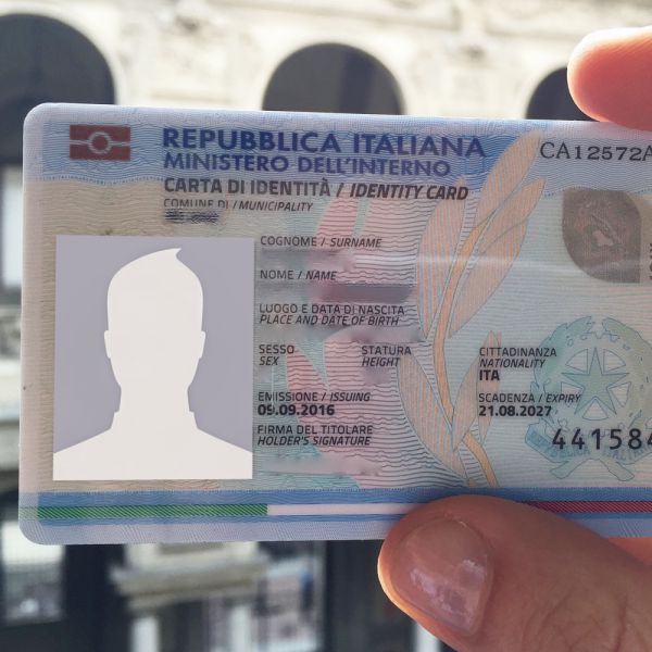 "Madre-padre" su modulo, no documento a bimba di coppia gay