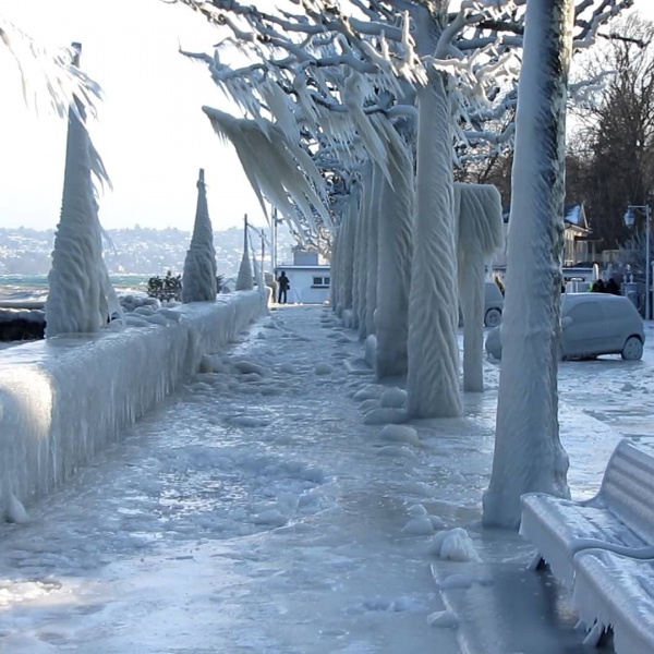 Maltempo, gelo e neve in Europa, Balcani paralizzati