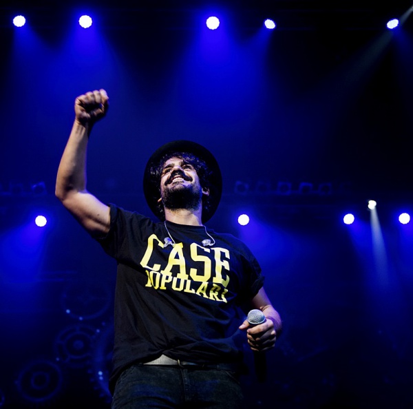 Mannarino in tour: grande festa tra musica e allegria