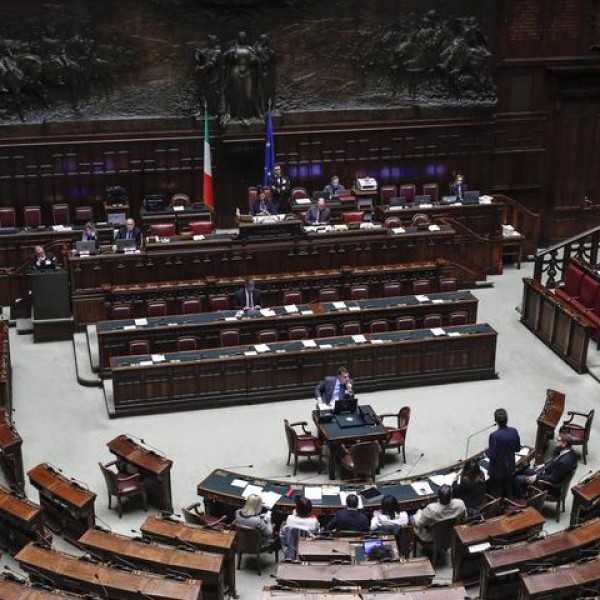 Manovra Il Governo Alla Camera Pone La Fiducia Domani La Votazione E Il Via Libera Definitivo