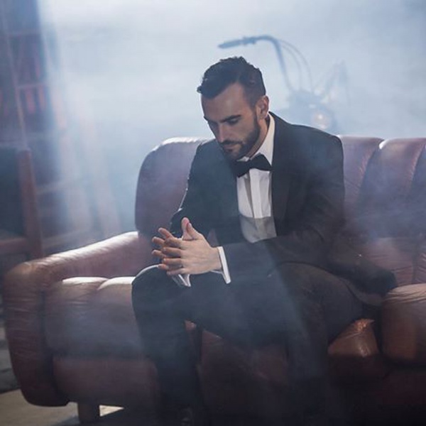 Marco Mengoni, tour e nuovo singolo "Solo due satelliti"