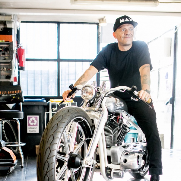 Max Pezzali: "Tutti sulla mia moto!"