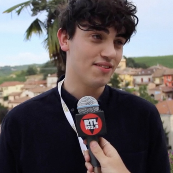 Michele Bravi a RTL.it: "Quando Adele ha annullato i concerti... Mai una gioia!"