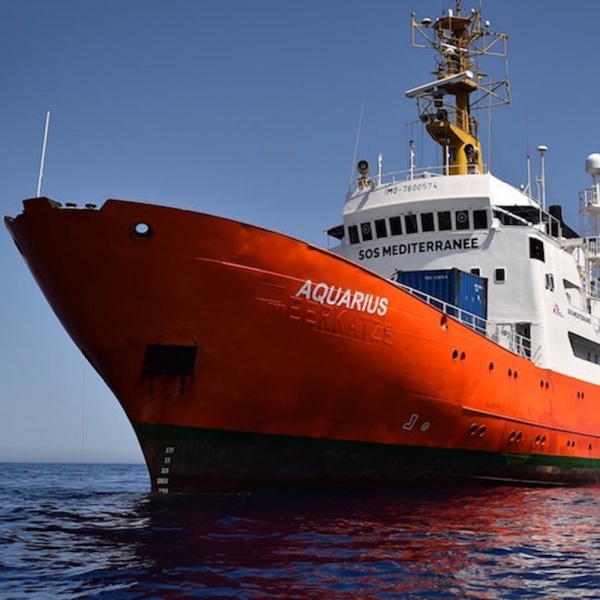 Migranti, nave Aquarius arrivata a Valencia