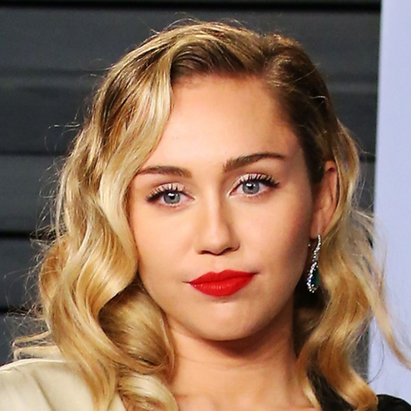 Miley Cyrus, ladri le rubano alcune chitarre di valore