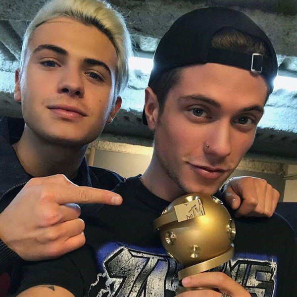 MTV Awards: trionfano Benji e Fede, Mengoni e Emma