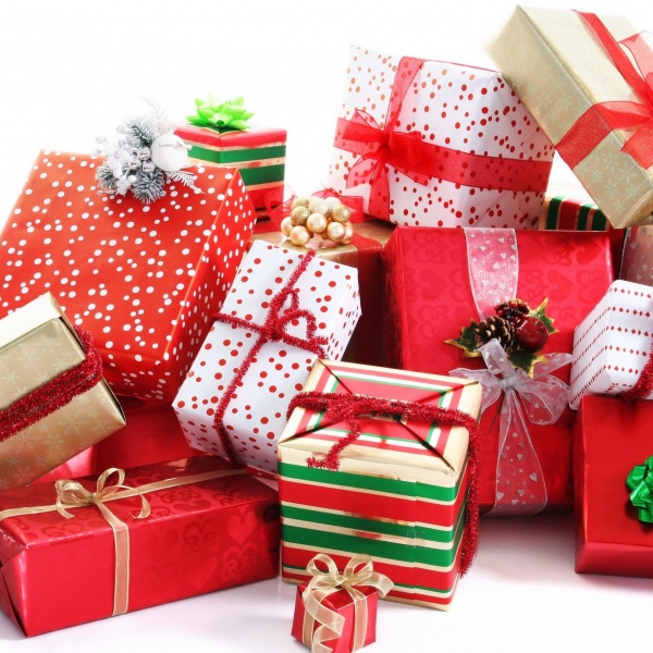 Natale, per i regali gli italiani quest'anno spenderanno meno