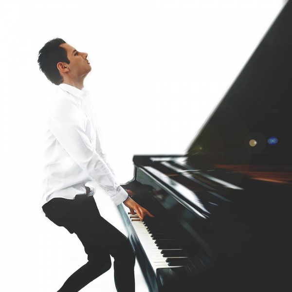 Peter Bence, il pianista più veloce al mondo in Italia