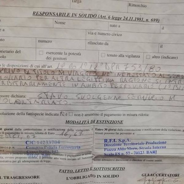 Portano latte a senzatetto in stazione a Foggia, multati
