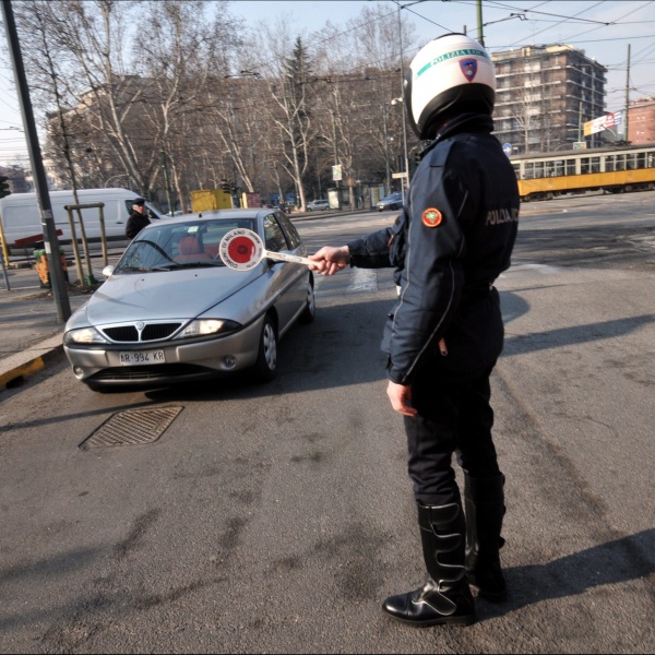 Prime Multe Per Violazioni Del Nuovo Codice Della Strada In Tutta