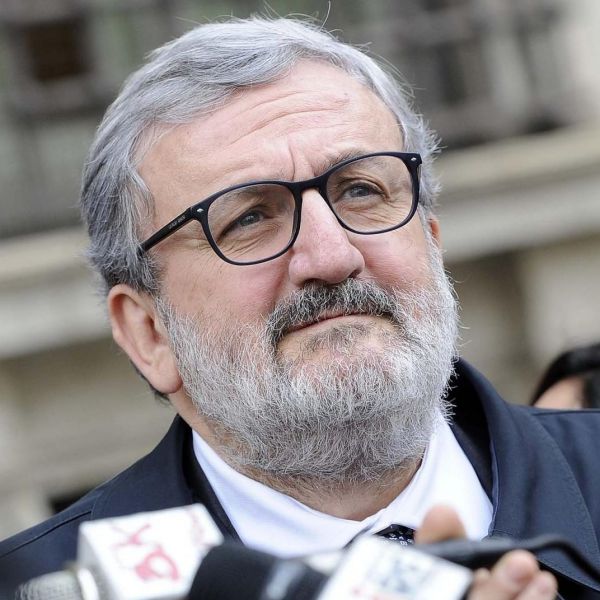 Puglia, Emiliano annuncia delibera per ripiantare ulivi