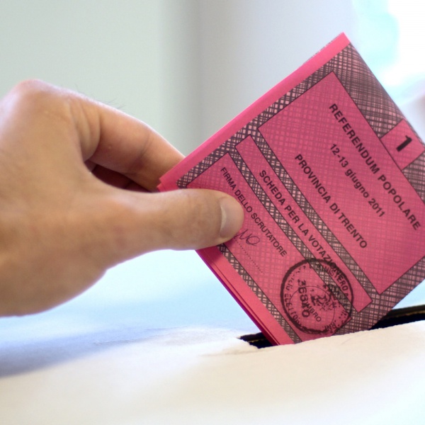 Referendum, si decide oggi: 27 novembre o 4 dicembre 