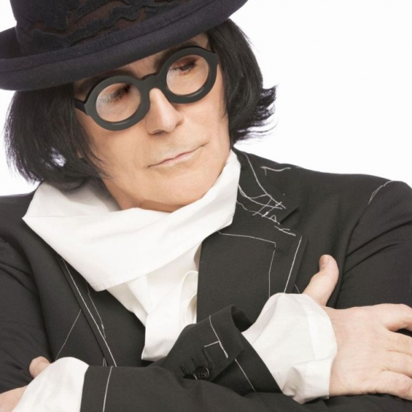 Renato Zero celebra la vita con "Zerovskij…solo per amore"