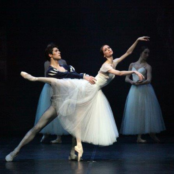Roberto Bolle star di "Giselle" al Teatro alla Scala